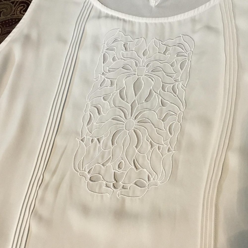 Two White Summer Sleeveless Tops XL - Picture 2 of 5
